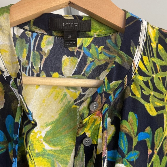 J. Crew 100% SILK watercolor navy floral ruffle dress- XS
Beautiful dress - Picture 4 of 11